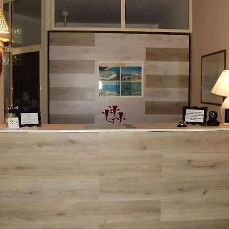 Ξενοδοχείο L'oleandro 3*